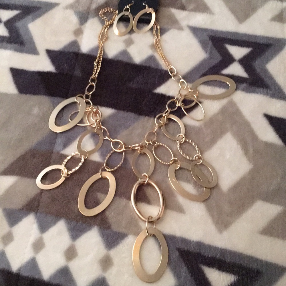 Brand new necklace with earrings
